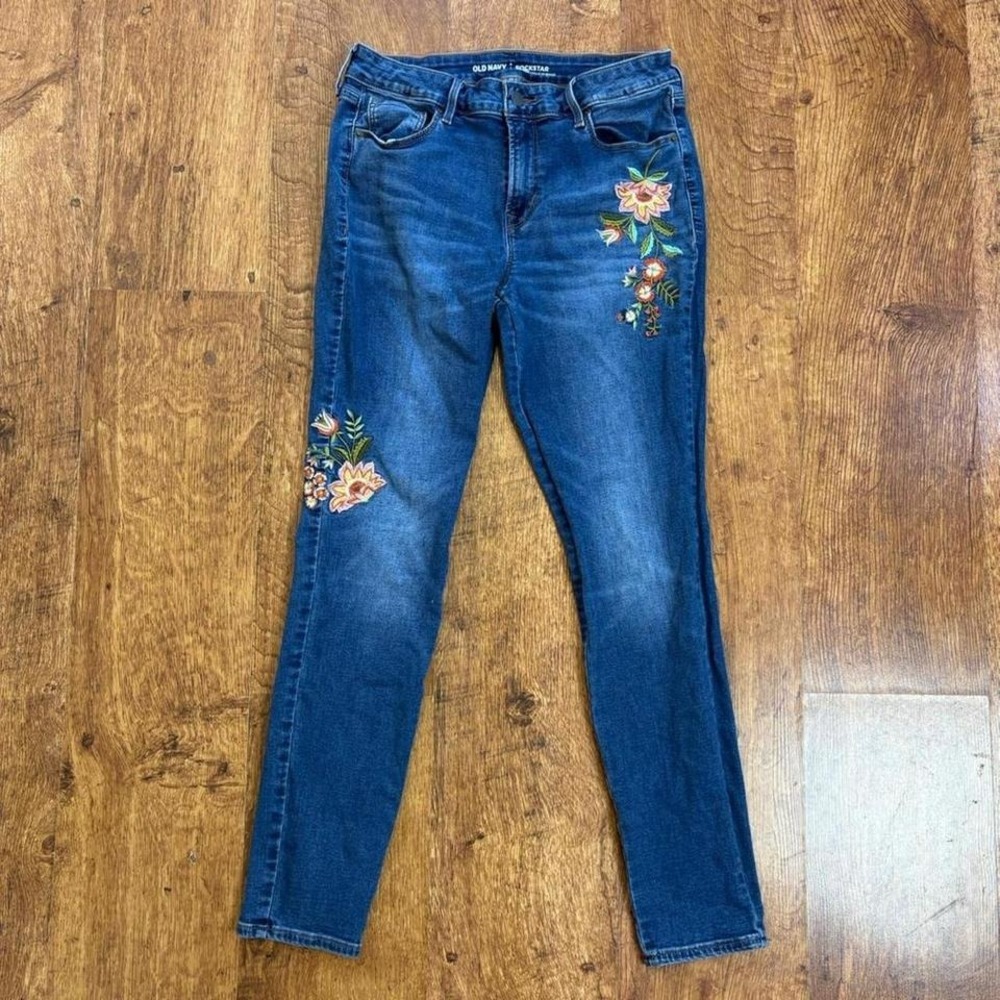 Mid-Rise Rockstar floral embroidered blue jeans